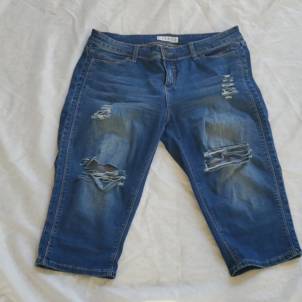 Guess distressed Capri jeans